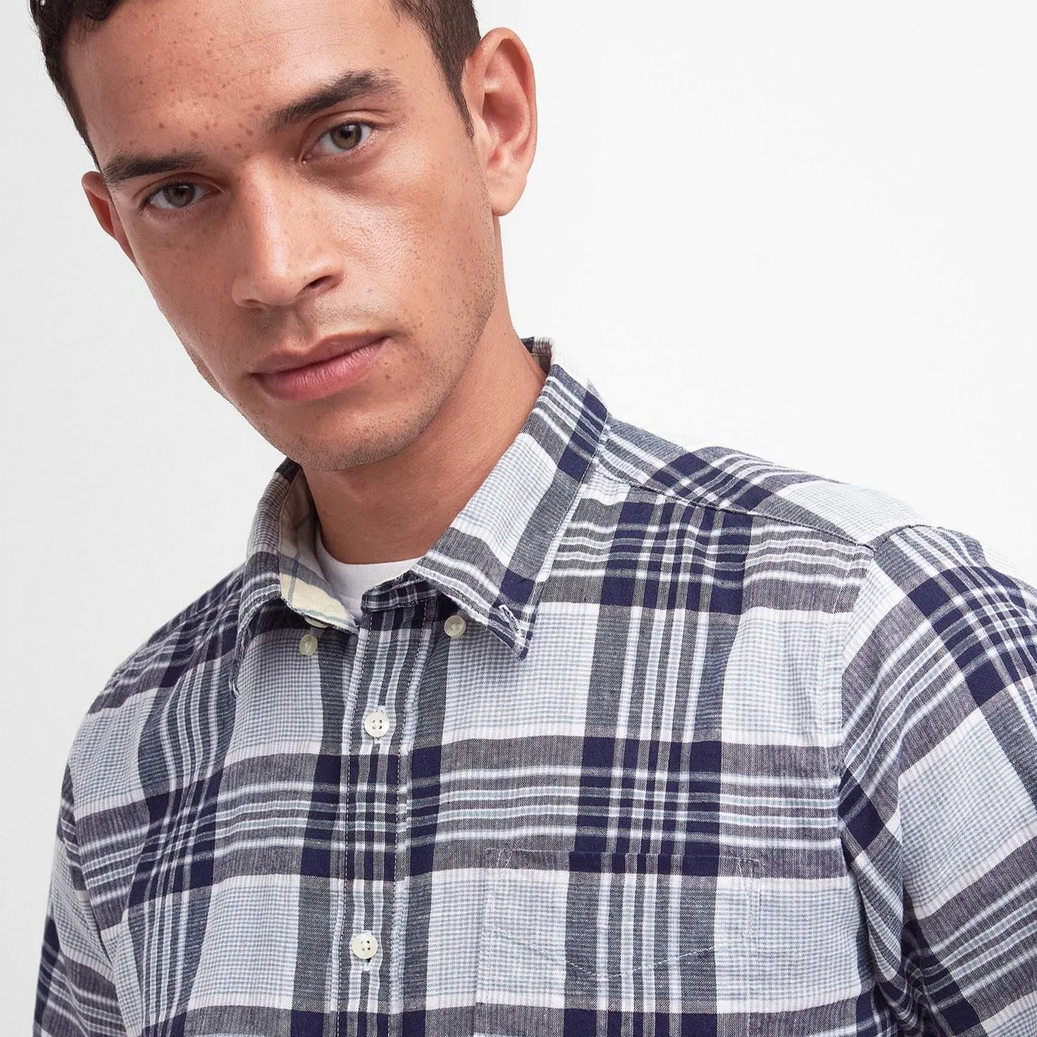 Barbour Men's Reading Tailored Fit Shirt in Navy