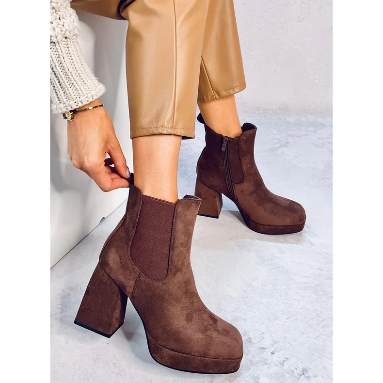 Ciara Brown wide heel boots