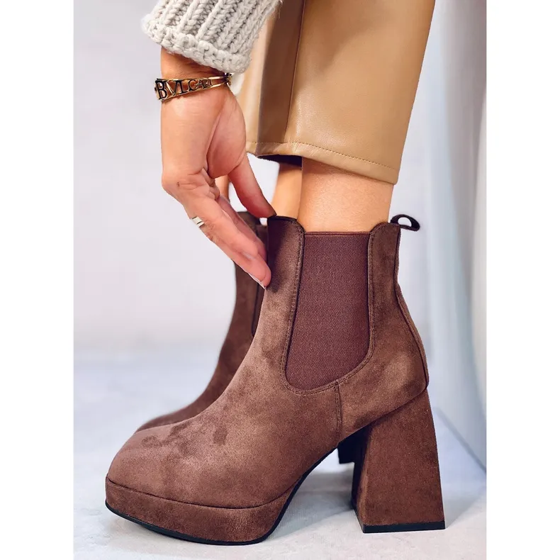 Ciara Brown wide heel boots