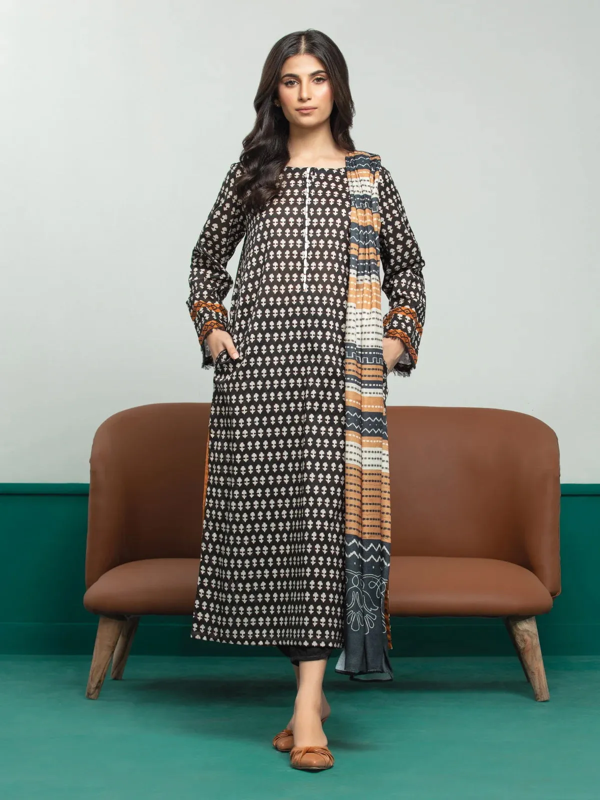 edenrobe Allure Printed Khaddar Unstitched 3Pc Suit EWU23A3S-27629-3P