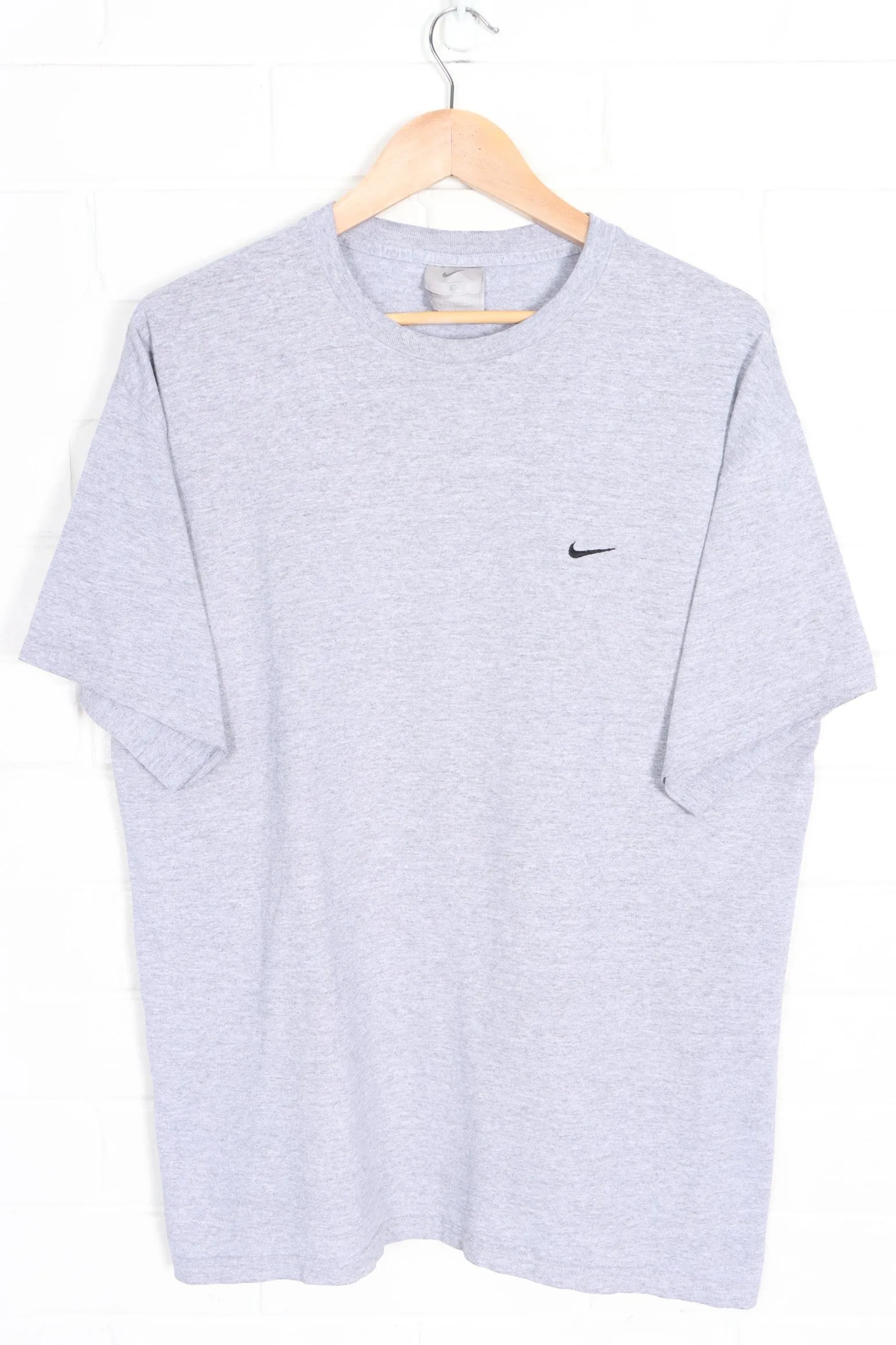 NIKE Embroidered Swoosh Logo Grey T-Shirt (L)