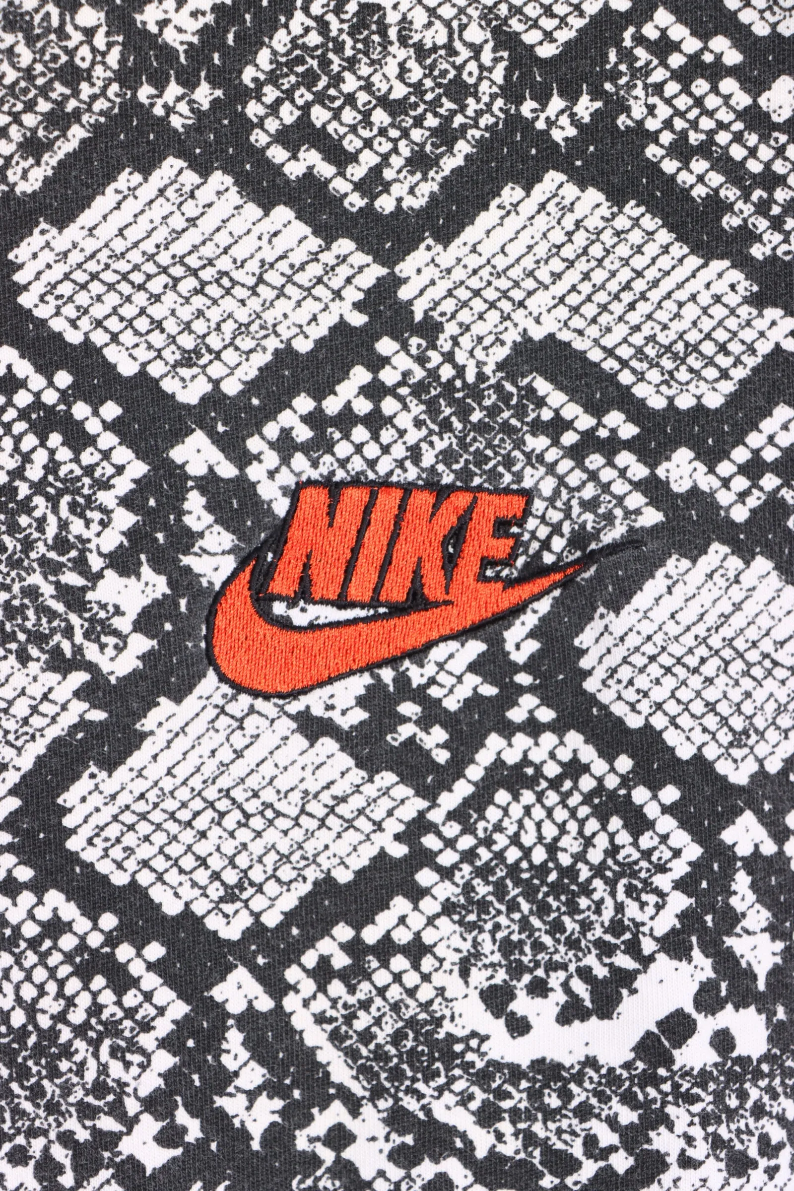 NIKE Embroidered Swoosh Logo Snakeskin T-Shirt (L)