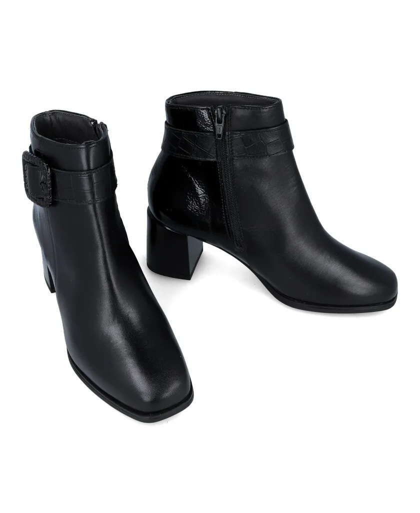 Pitillos 5404 Square heel black leather ankle boot