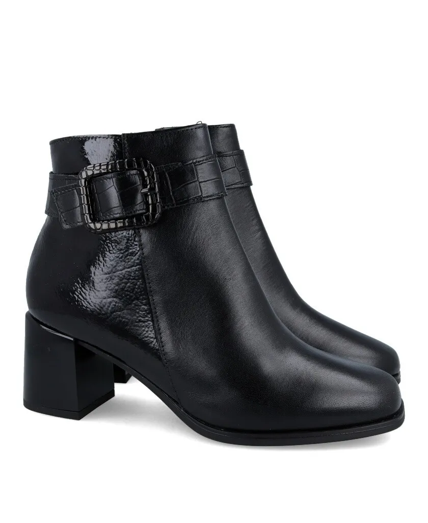 Pitillos 5404 Square heel black leather ankle boot