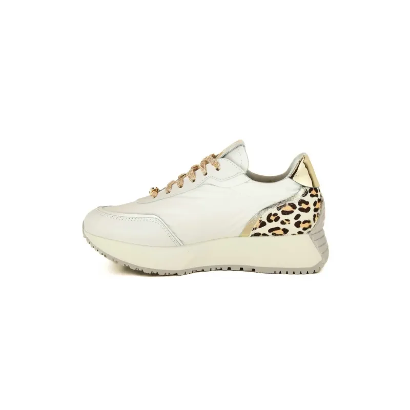 SNEAKERS DONNA IN PELLE E TESSUTO CON GIOIELLO, BIANCO